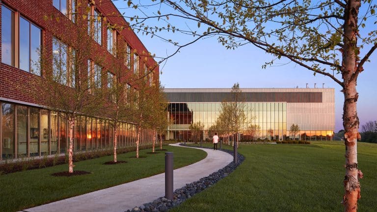 Aurora Health Center - Pleasant Prairie - Building Exterior