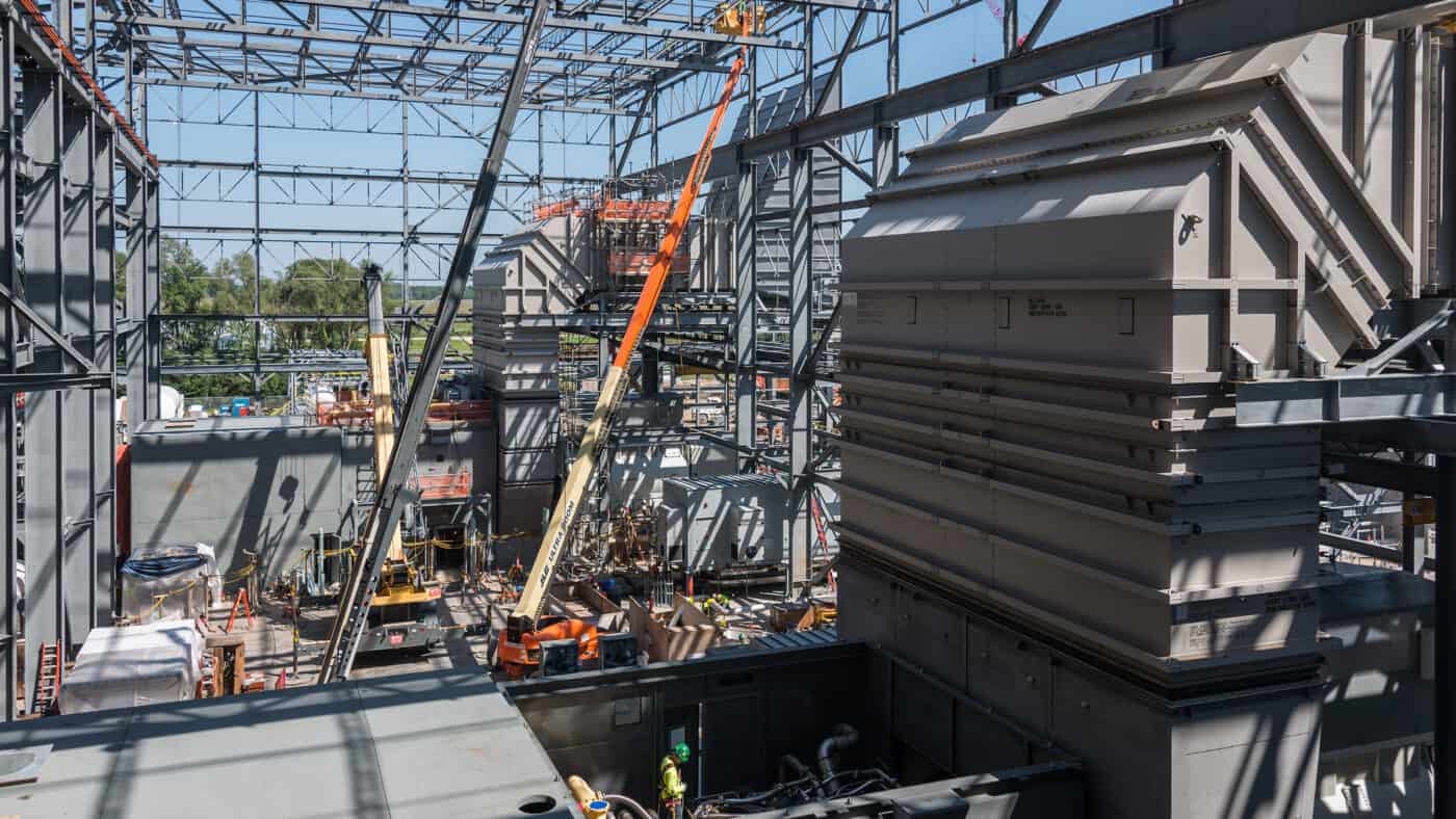 Alliant Energy - West Riverside Energy Center - Lifts