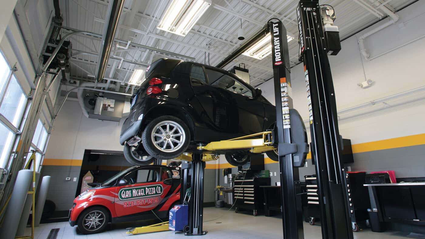 Bergstrom Automotive - Smart Car Dealership Interior Automotive Service Area