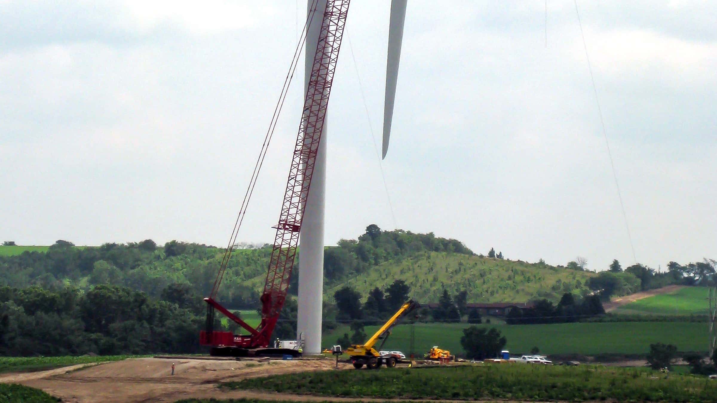 EDP Renewables - Harvest Ridge Wind Farm - Crane Lifts Turbine Blades during Installation