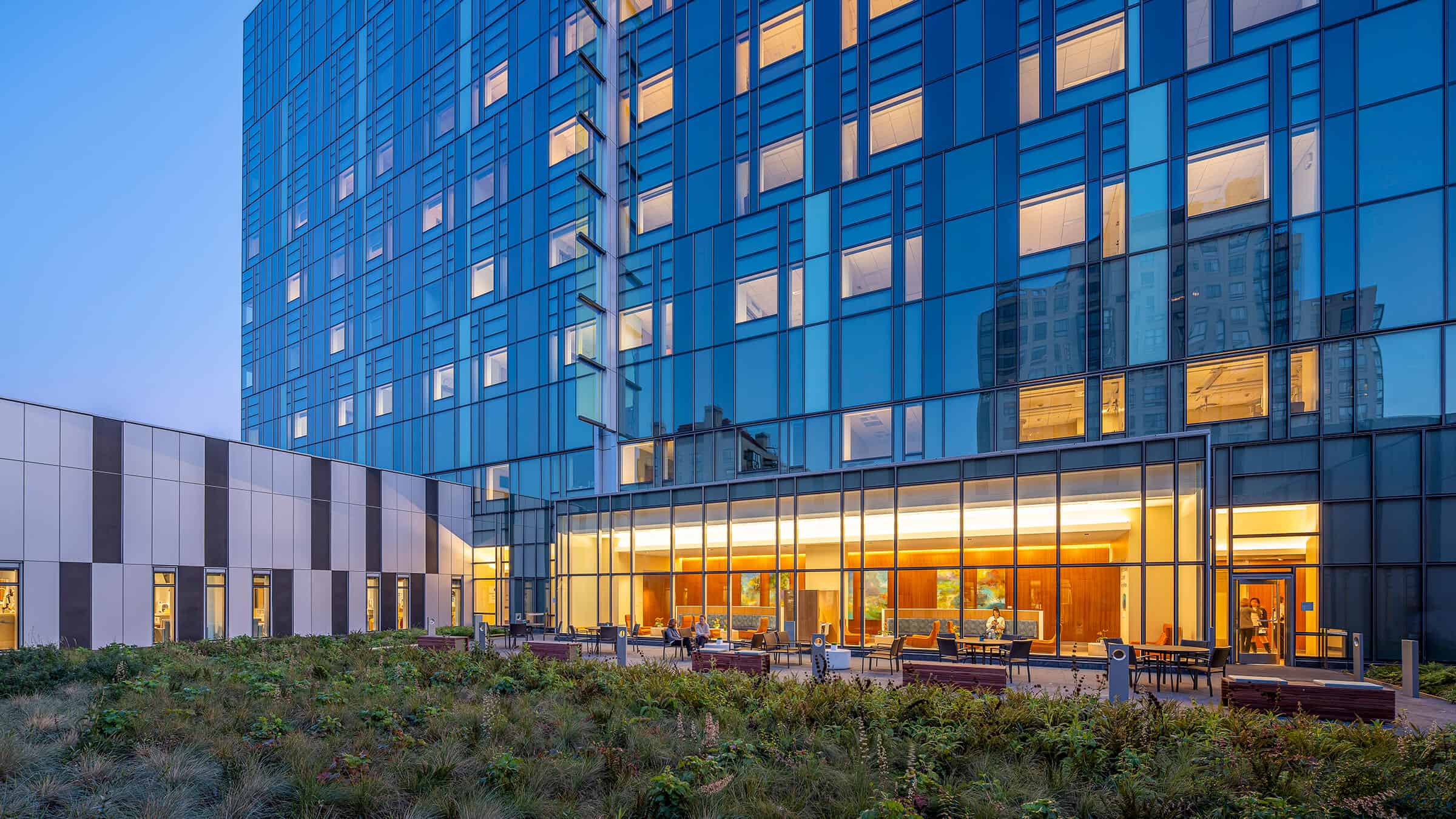 Sutter Health CPMC Van Ness Campus Hospital Courtyard View