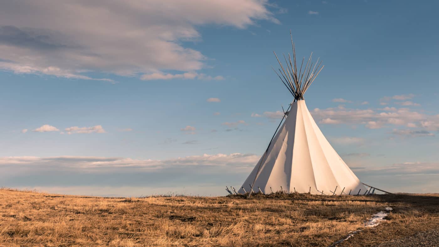 Roman Nose State Park Lodge - Teepee Accommodations on Prairie Horizon