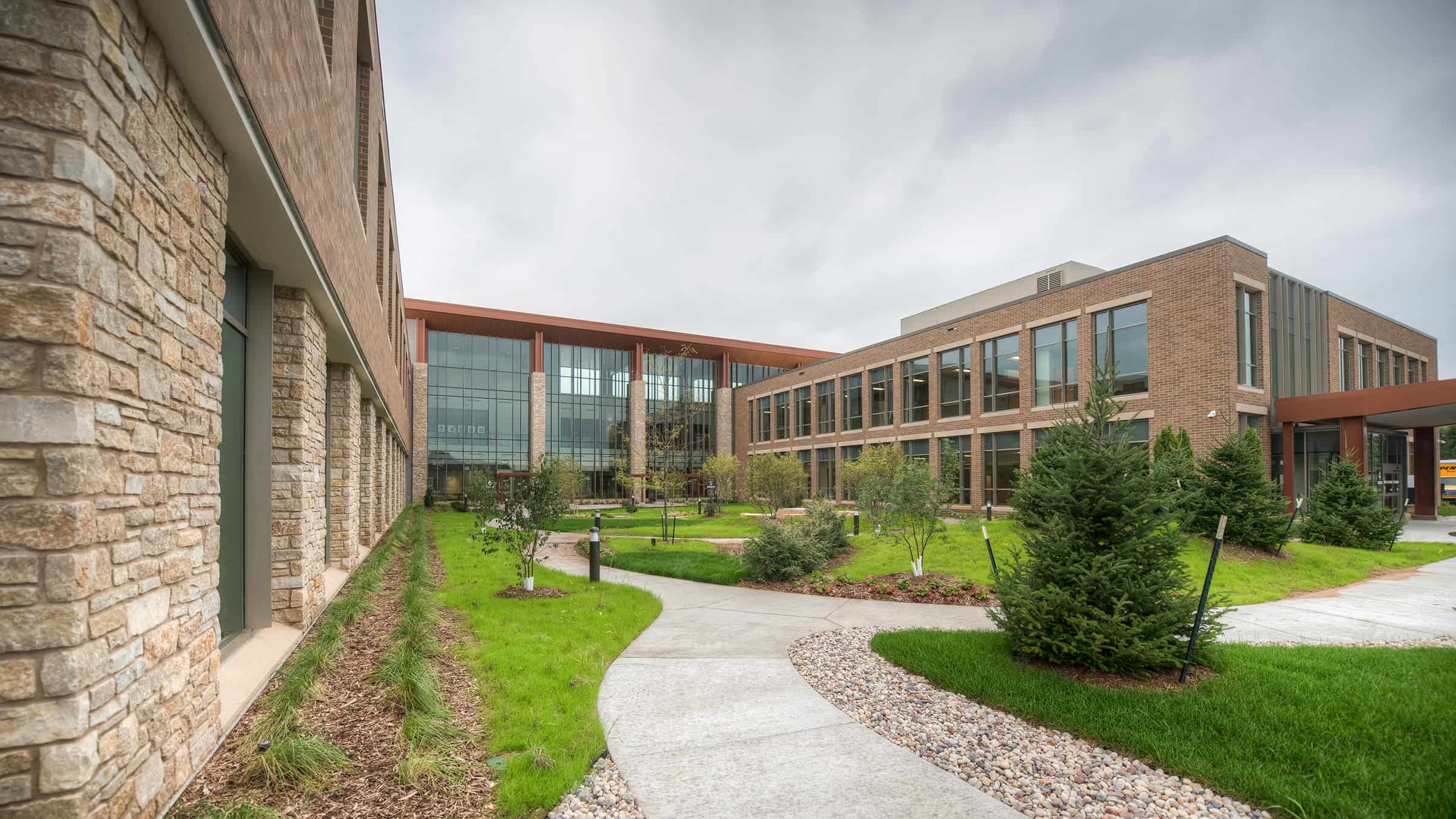 ThedaCare Medical Center - Shawano - Building Exterior with Sidewalks and Courtyard View