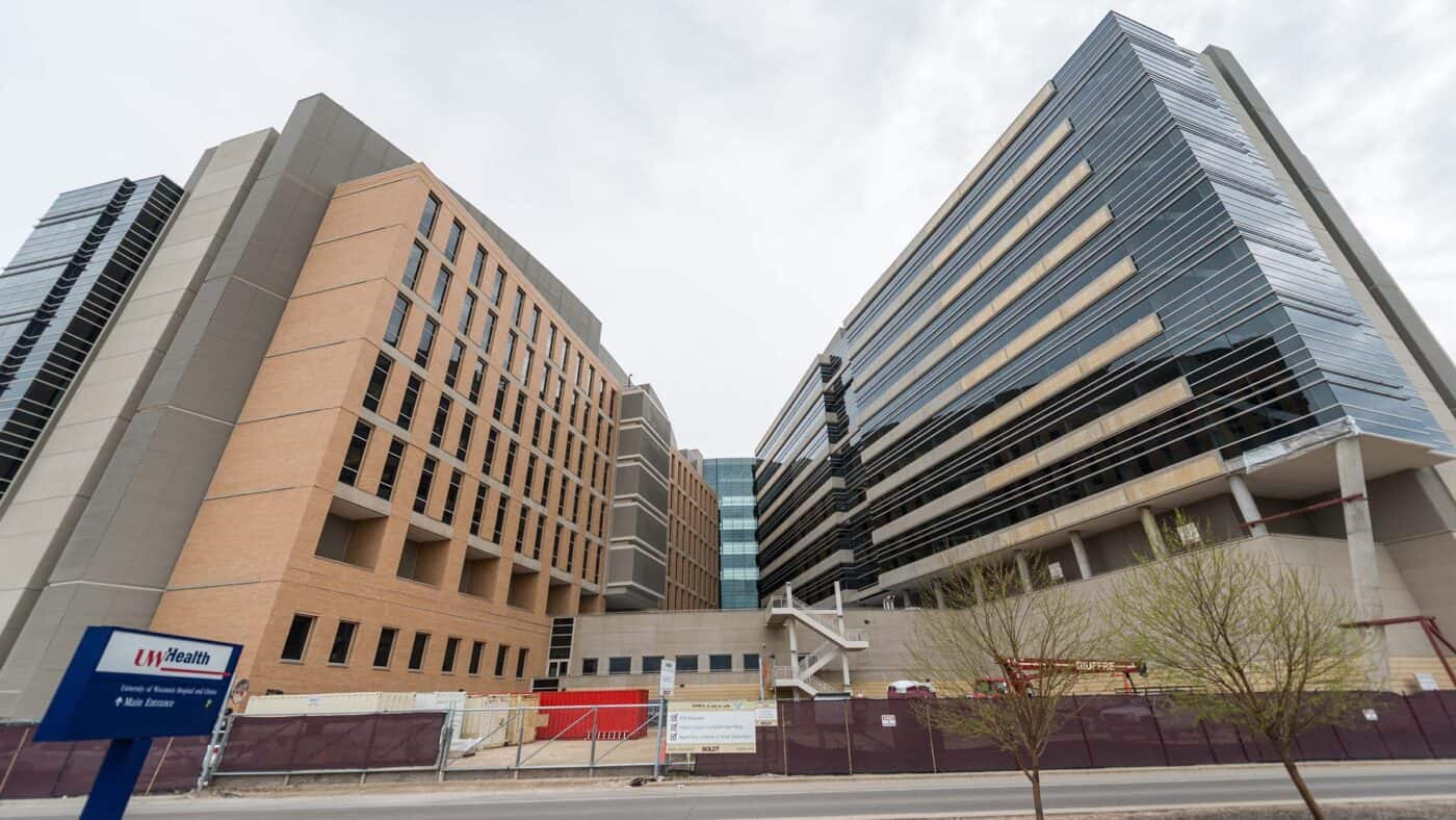 University of Wisconsin - Madison - Wisconsin Institutes for Medical Research Building Exterior - View of Towers