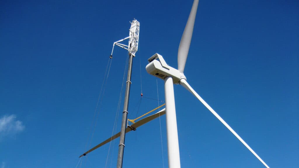 WE Energies - Wind Turbine Blade Erection